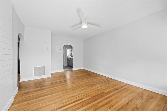 Building Photo - 411 SW 18th St