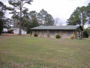 Building Photo - 18700 Bruce Ln