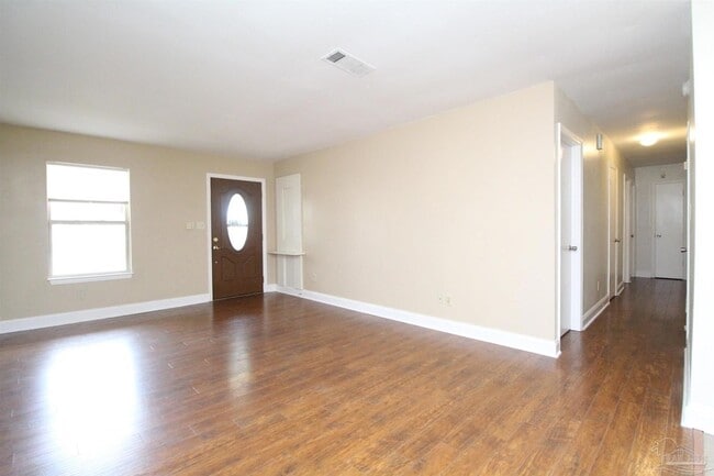 Foto del edificio - 7839 Coronet Way