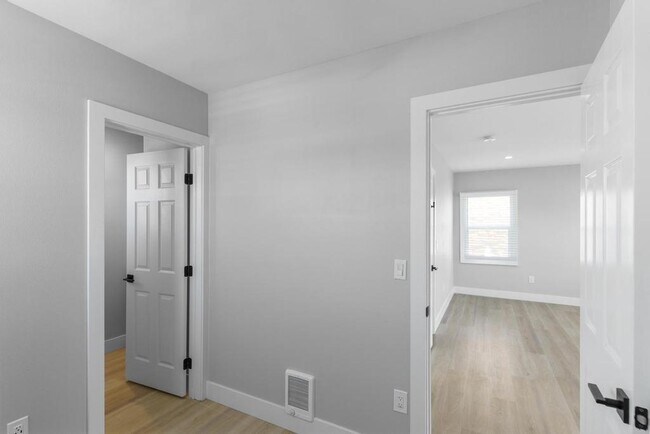 Building Photo - 128 Bristol Blvd