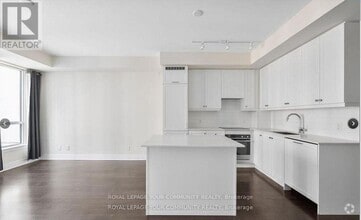 Building Photo - 9075-9075 Jane St
