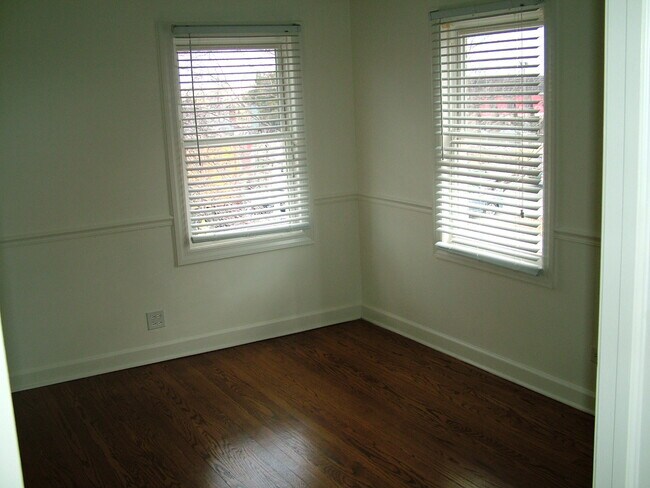Foto del edificio - 5965 W Touhy Ave