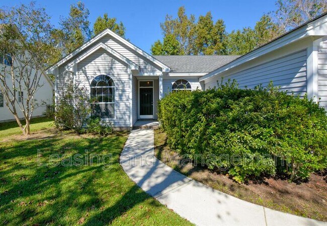 Building Photo - 606 Portico Park