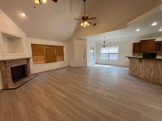 Foto del edificio - Gorgeous 4 bed 2.5 bath!