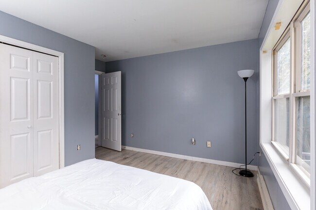 Building Photo - 9155 Brandywine Dr
