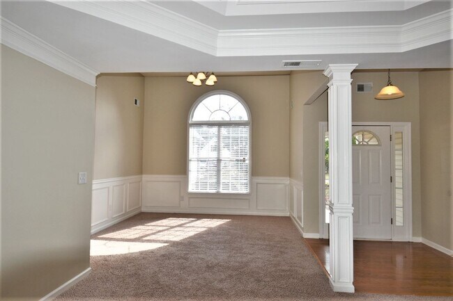 Foto del edificio - 808 Winding Grove Ln