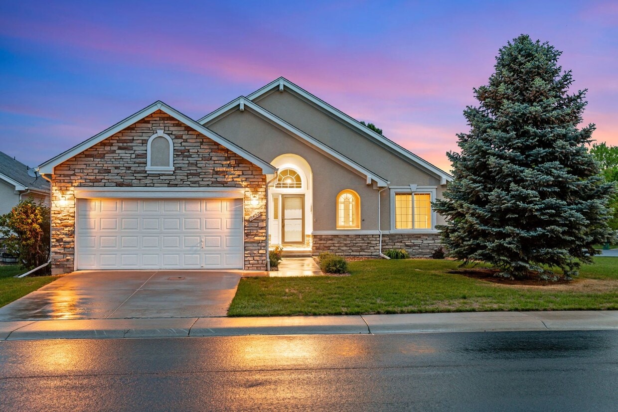 Primary Photo - Stunning Updated Patio Home in Highland Me...