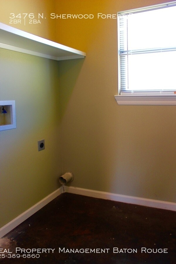 Building Photo - 3476 N Sherwood Forest Dr