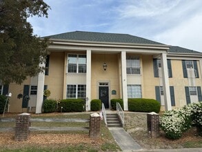 Building Photo - 3600 Chateau Dr