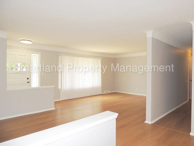 Building Photo - 376 Royal Oak Blvd