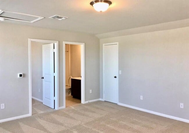 Foto del edificio - 7008 Loretta White Ln