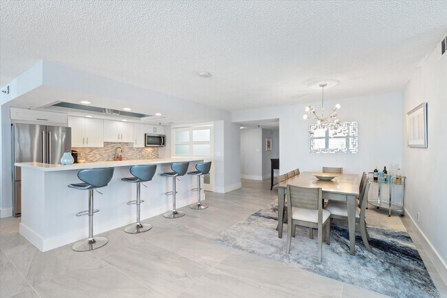 Foto del edificio - 3115 S Ocean Blvd