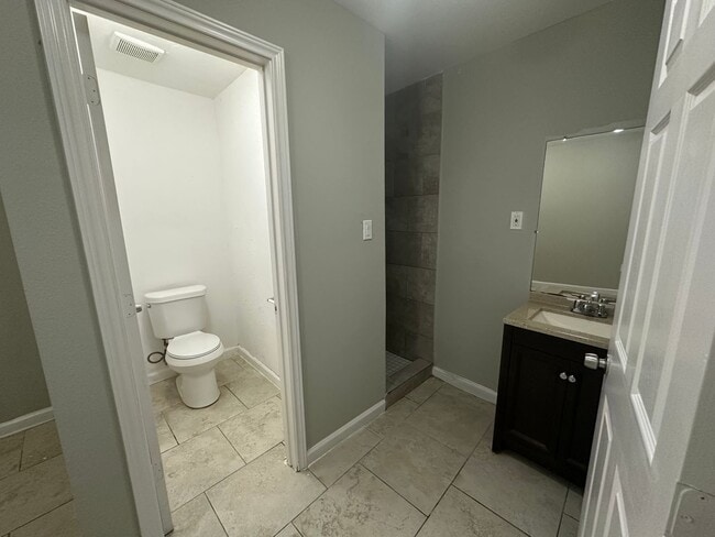Photo - 107 Altic St Apartment