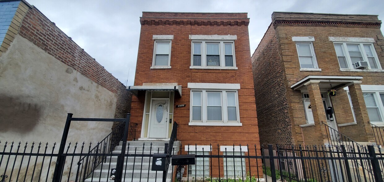 Primary Photo - 4239 S Kedzie Ave