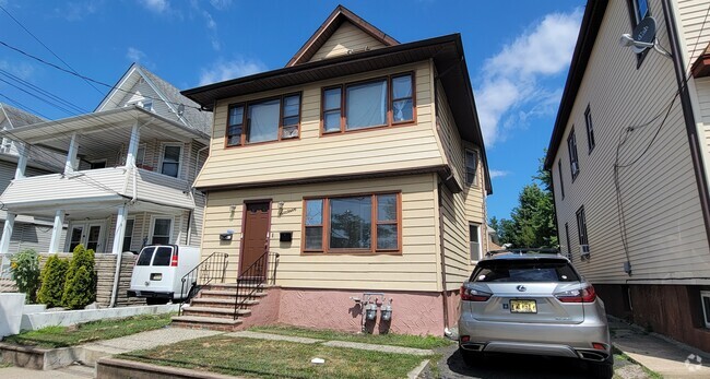 Building Photo - 16 Van Cleve Ave
