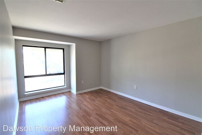 Building Photo - 2 br, 2 bath House - 4809-E Spring Lake Drive