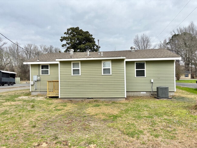 Building Photo - 6221 Jacksonville Cutoff Rd