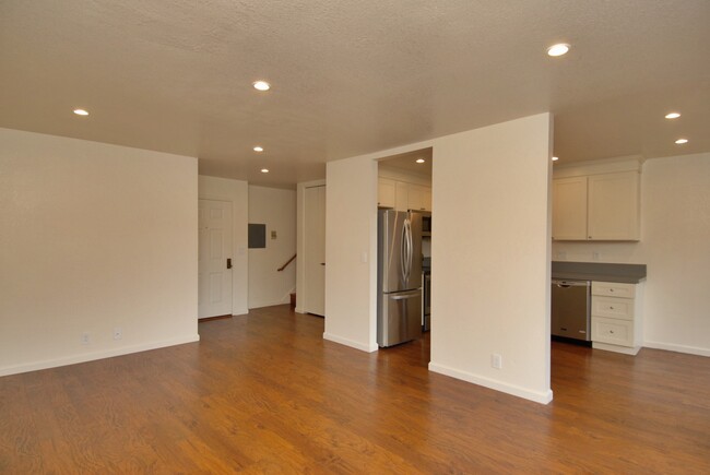 Family Room - 514 Grand Ave