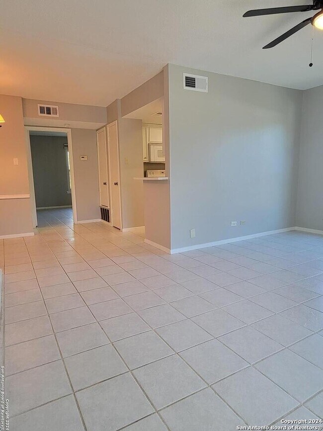Foto del edificio - 2300 Nacogdoches Rd
