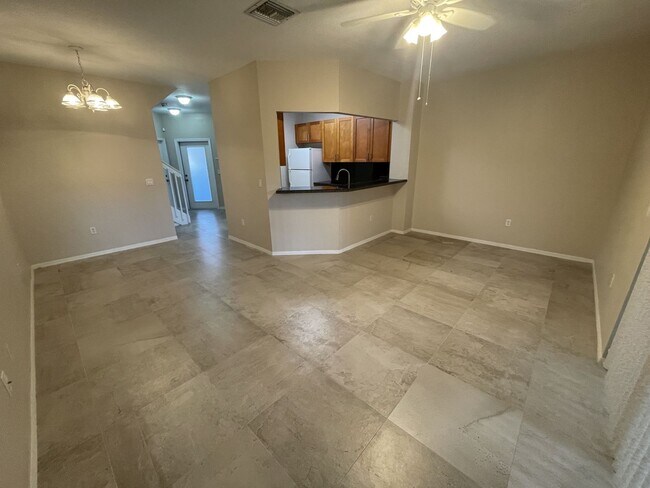 Building Photo - Pembroke Pines Paradise: Luxe 2-BR/2.5-Bat...