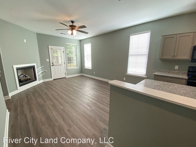 Building Photo - 3 br, 2.5 bath House - 355 Darrell Cove