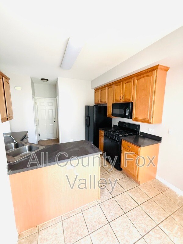 Building Photo - 1158 Pennsbury Ln
