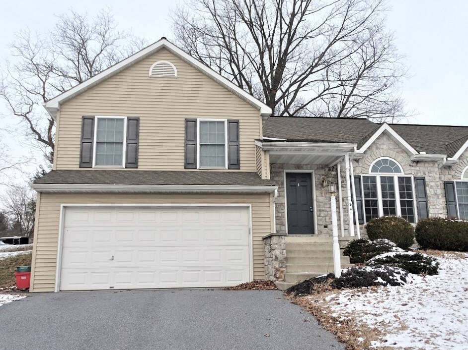 94 Homestead Dr, Lititz, PA 17543 Room for Rent in Lititz, PA