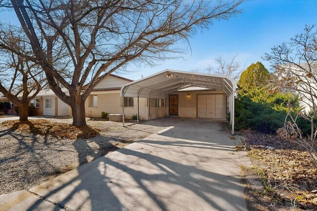 Foto del edificio - 3 Bedroom, 1.5 Bathroom Home! Ready to see the property in person? Call us at (505) 831-8700 to s...