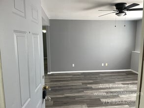 Building Photo - 733 E Laporte Dr