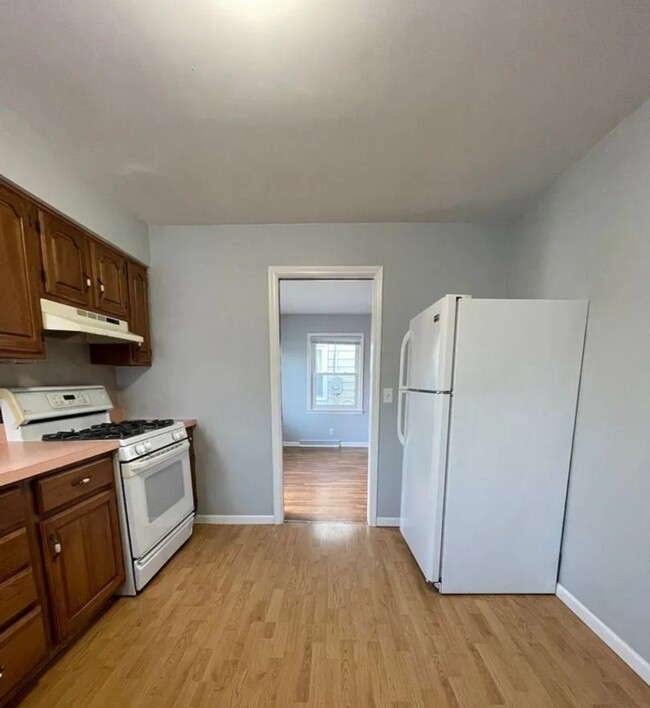 Building Photo - 640 Kendon Dr