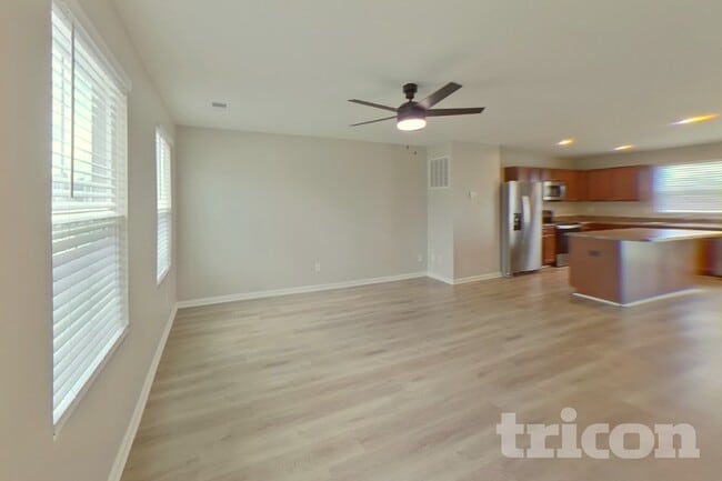 Building Photo - 656 McCormick Ln