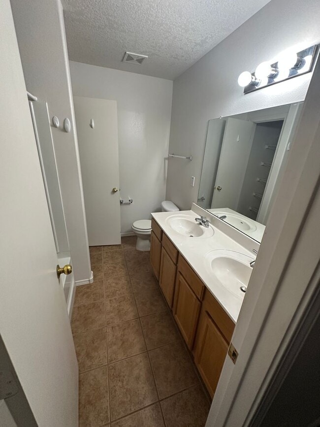 Foto del edificio - 2815 Solano Del Sol Dr NE