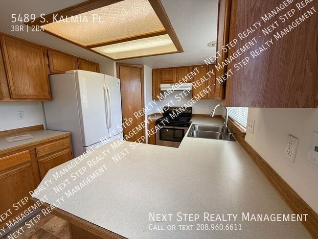 Building Photo - 5489 S Kalmia Pl