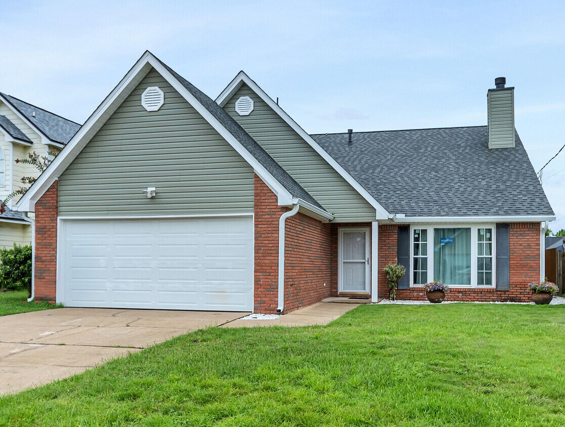 Foto principal - 467 Sandy Ridge Cir