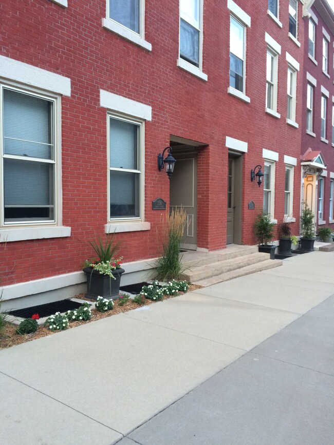 Building Photo - 1132 Locust St