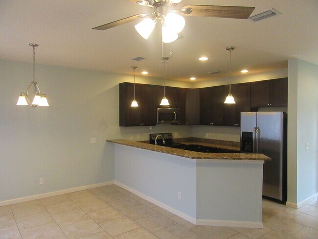 Foto del edificio - 2413 Astrid Ln