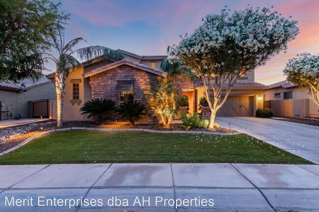 Building Photo - 6 br, 3 bath House - 4400 S WHITE DR