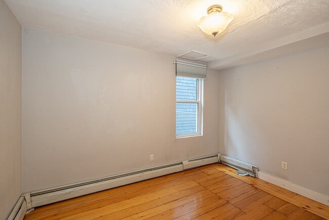 Building Photo - 63 Mozart St