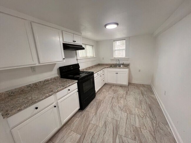 Foto del edificio - 1215 W 22nd St