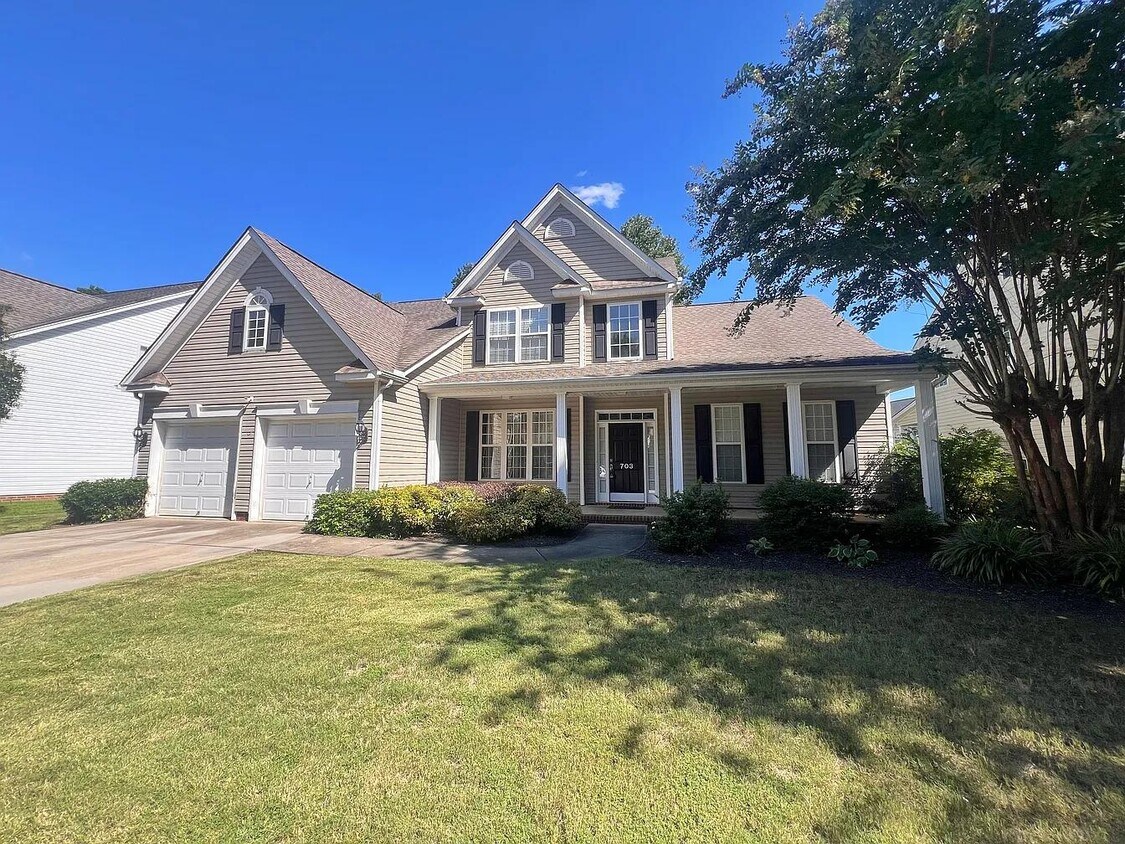 Foto principal - 703 Kingsmoor Dr