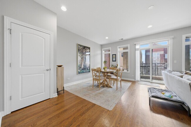 Foto del edificio - 2114 W Rice St