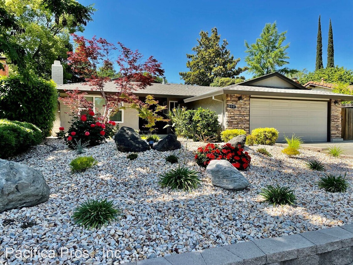 Primary Photo - 3 br, 2 bath House - 8551 La Riviera Drive