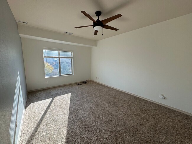 Building Photo - Cozy 3 Bedroom Condo Near Bear Creek Park ...