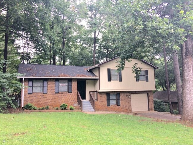 Building Photo - 846 Raintree Way SE