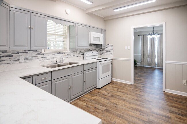 Foto del edificio - 311 S Morgan Ave