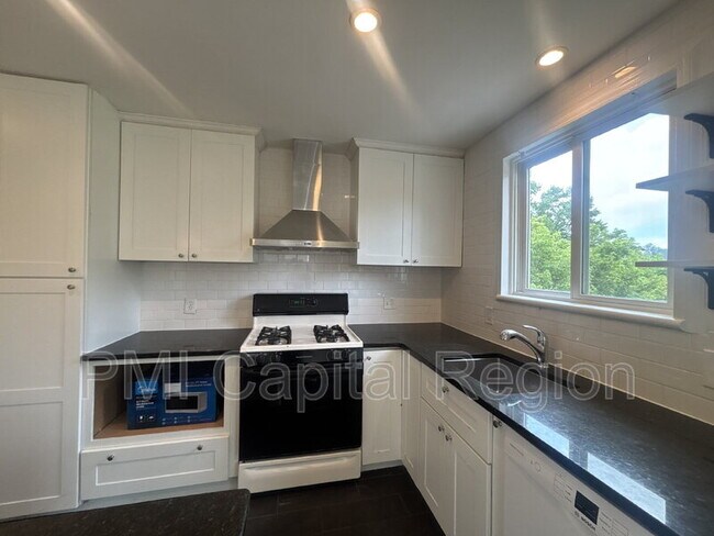 Foto del edificio - 2929 Terrace Dr