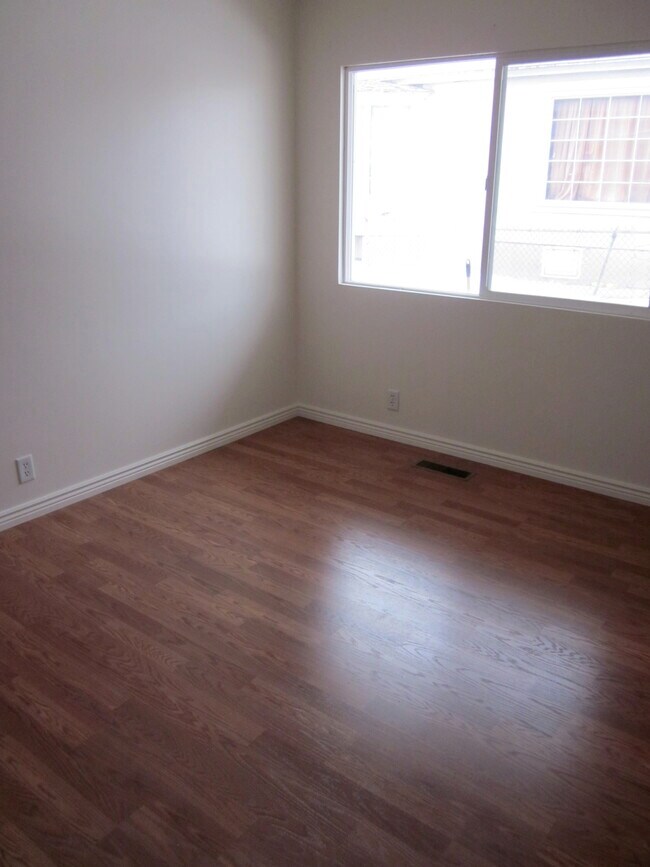 Building Photo - 1016 S Denver St