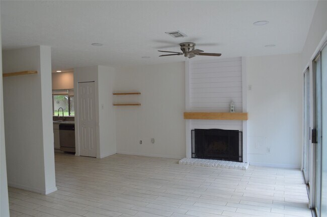 Foto del edificio - 1212 E Red Cedar Cir