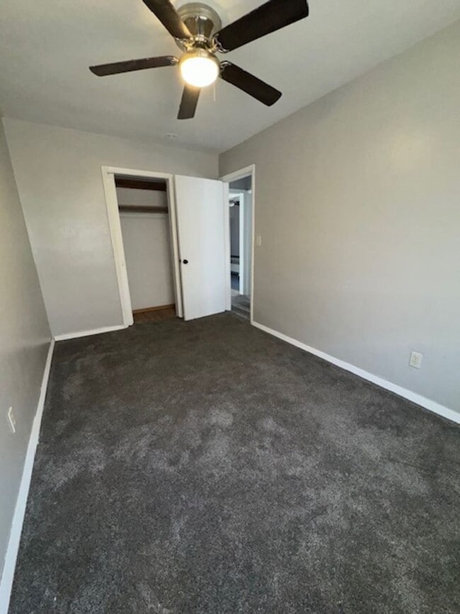 Building Photo - 421 1/2 N Nesmith Ave