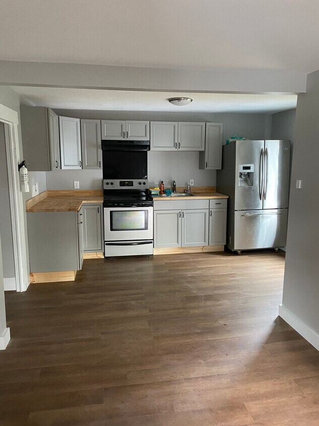 34 Chestnut St, Rochester, NH 03867 Townhome Rentals in Rochester NH